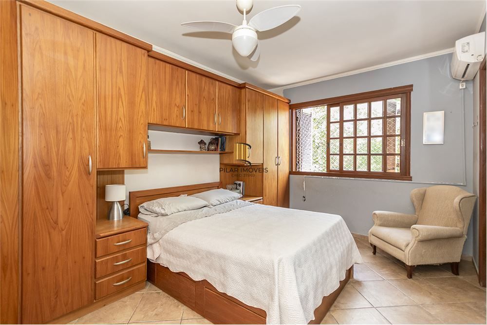 Casa 4 dormitórios no bairro Três Figueiras