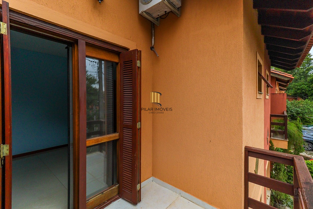 Casa de Condomínio 3 dormitórios no bairro Cavalhada