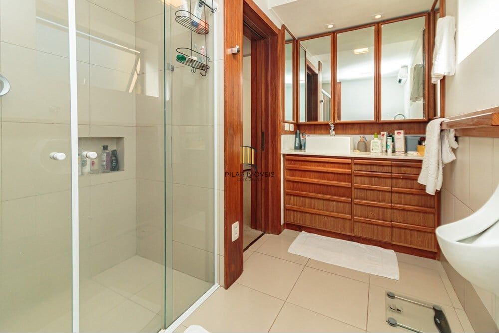 Apartamento 4 dormitórios no bairro Floresta