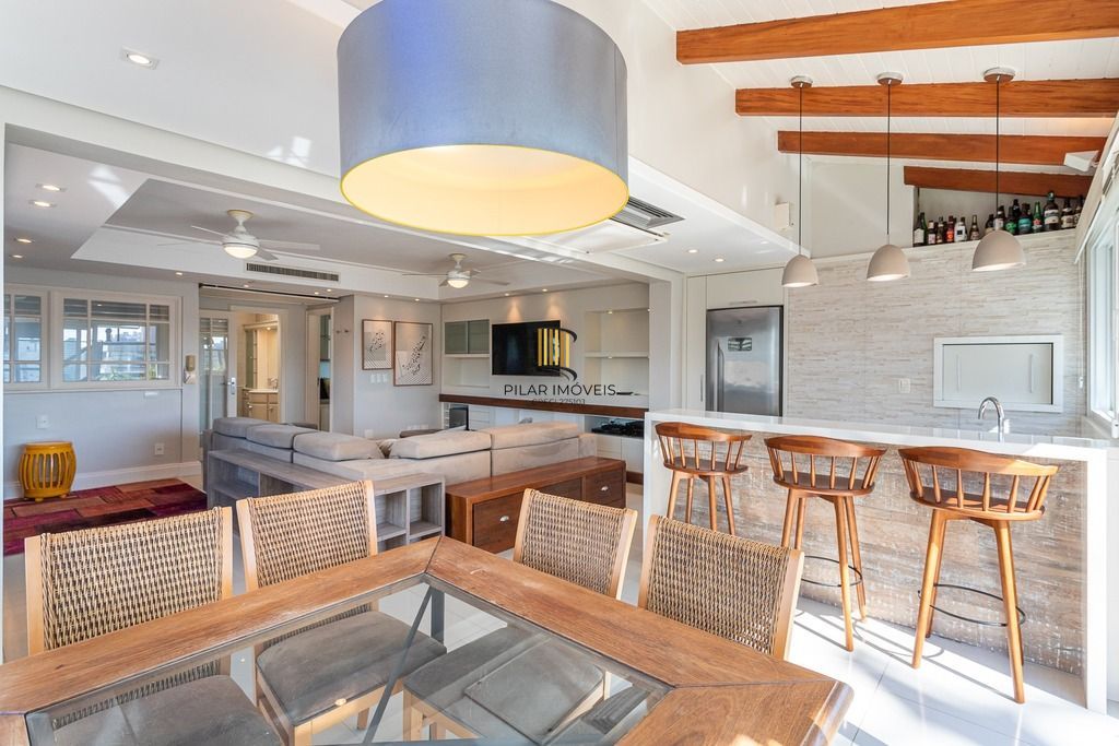 Cobertura 4 dormitórios no bairro Petrópolis