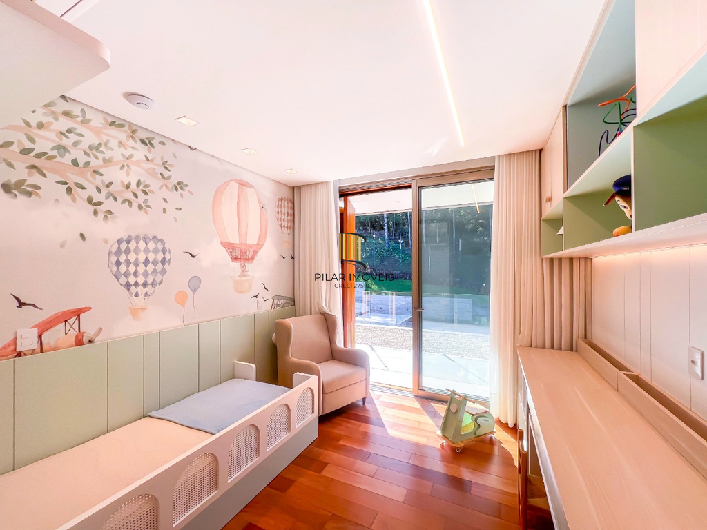 Casa de Condomínio 4 dormitórios no bairro Vila Nova