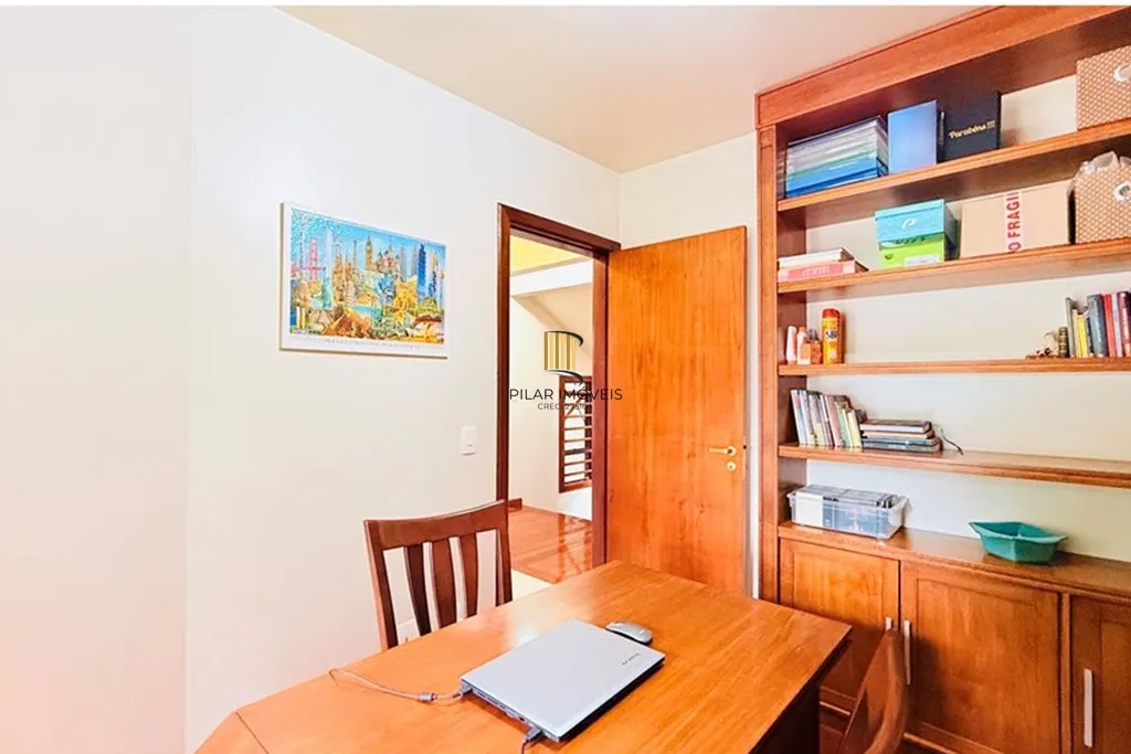 Casa 4 dormitórios no bairro Teresópolis