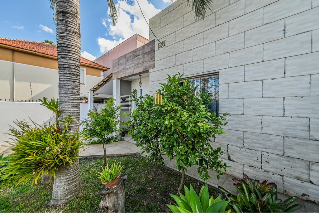 Casa 4 dormitórios no bairro Vila Ipiranga