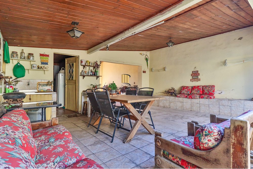 Casa 6 dormitórios no bairro Teresópolis