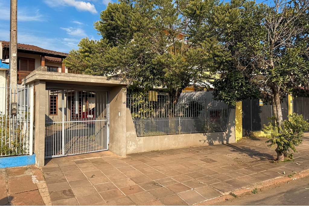 Casa 4 dormitórios no bairro Liberdade