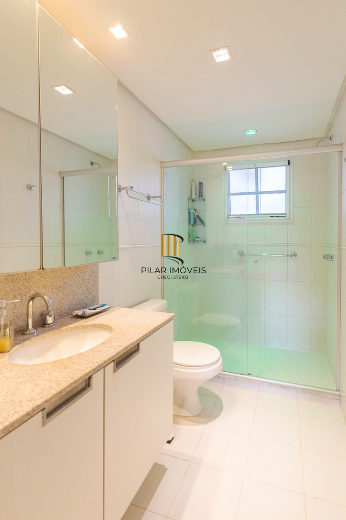 Casa de Condomínio 3 dormitórios no bairro Jardim Carvalho