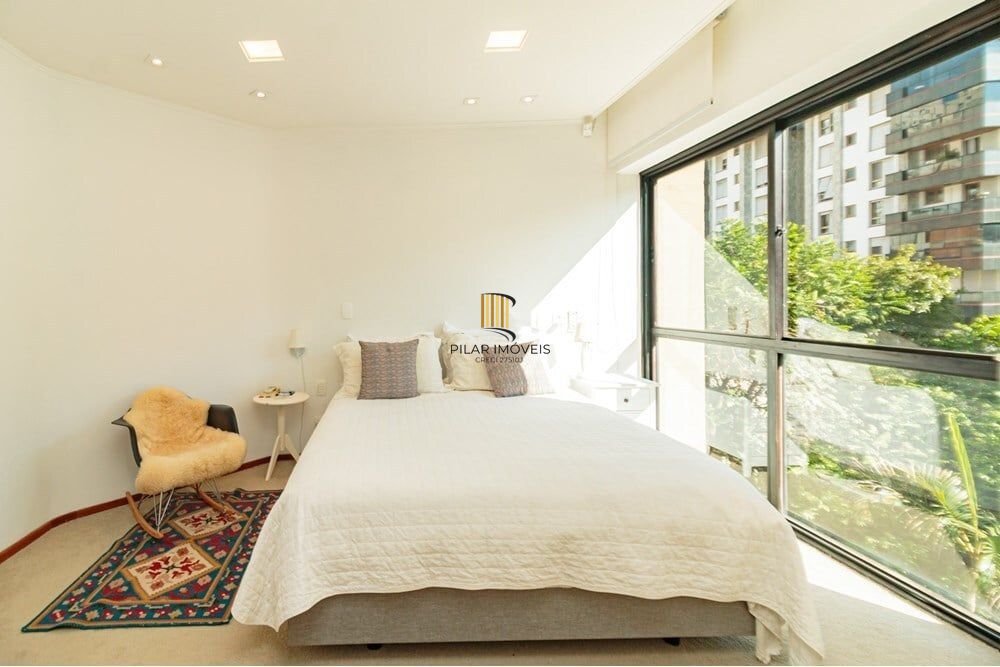 Apartamento 4 dormitórios no bairro Floresta
