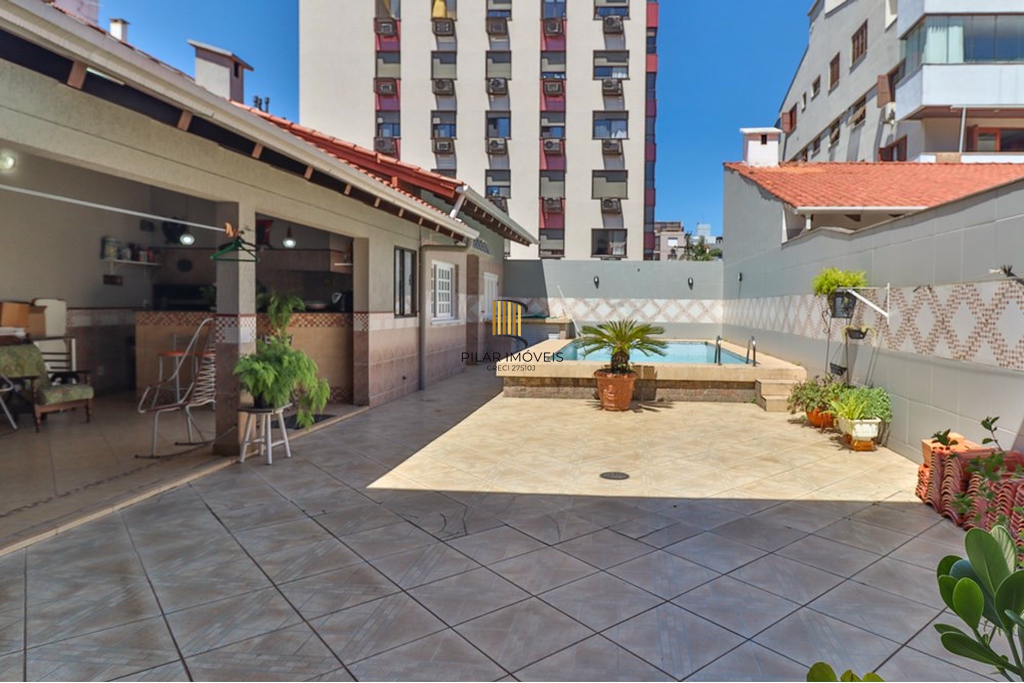 Casa 5 dormitórios no bairro Jardim Lindóia