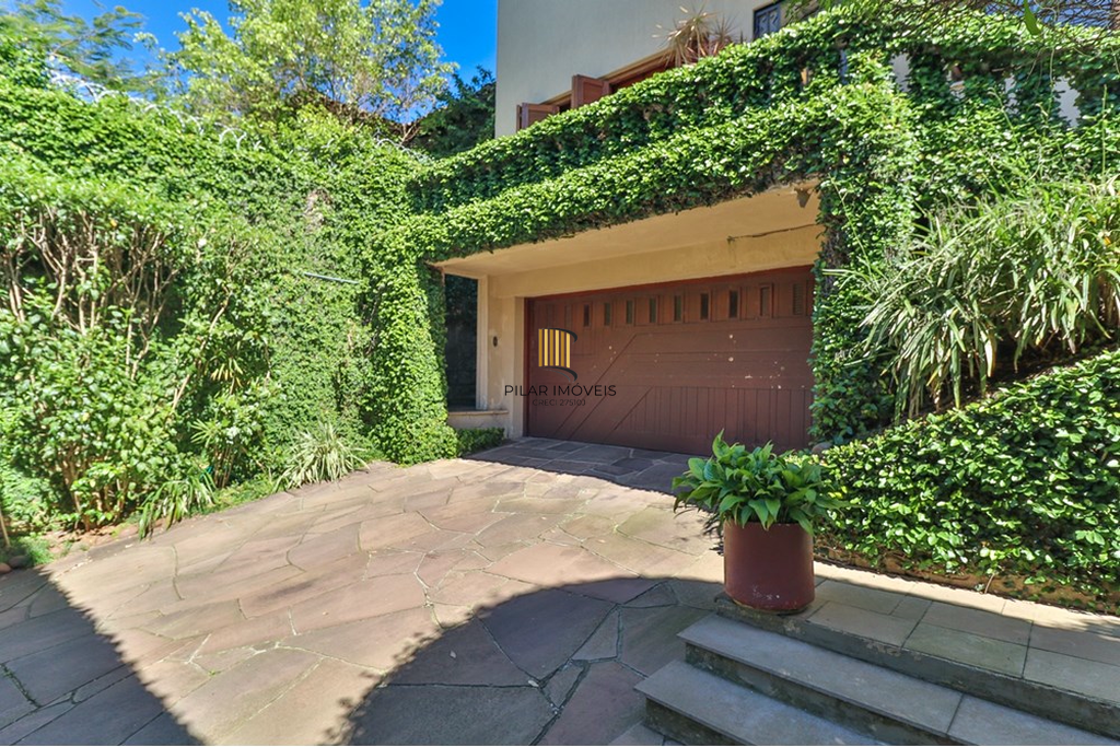 Casa 4 dormitórios no bairro Três Figueiras