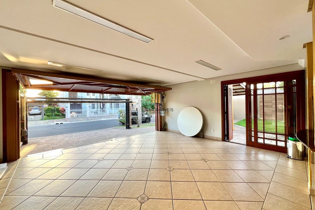 Casa 4 dormitórios no bairro Moinhos de Vento