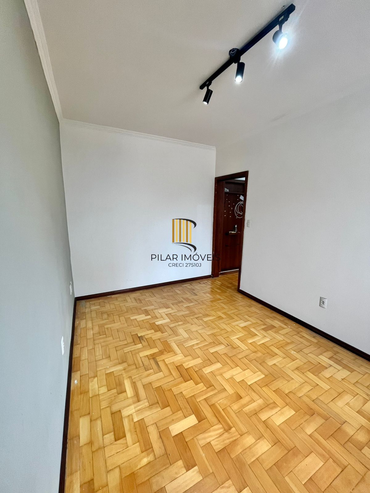 02 dormitórios no Centro, Rua Fernando Machado, com 59,26 m²
