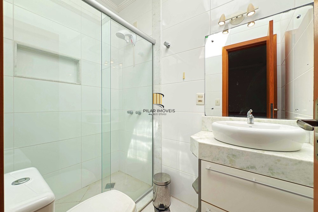 Casa 3 dormitórios no bairro Hípica