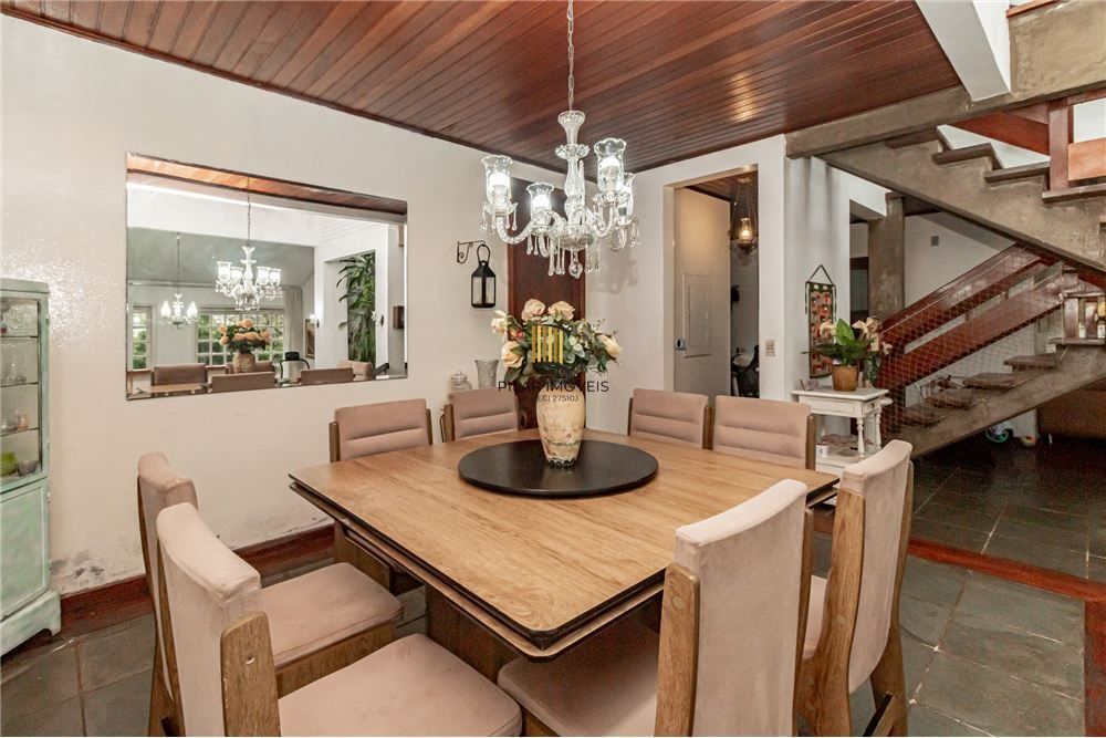 Casa 6 dormitórios no bairro Boa Vista