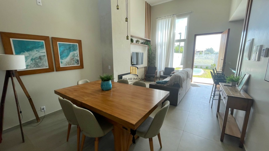 Casa 3 dormitórios no bairro Noiva do Mar