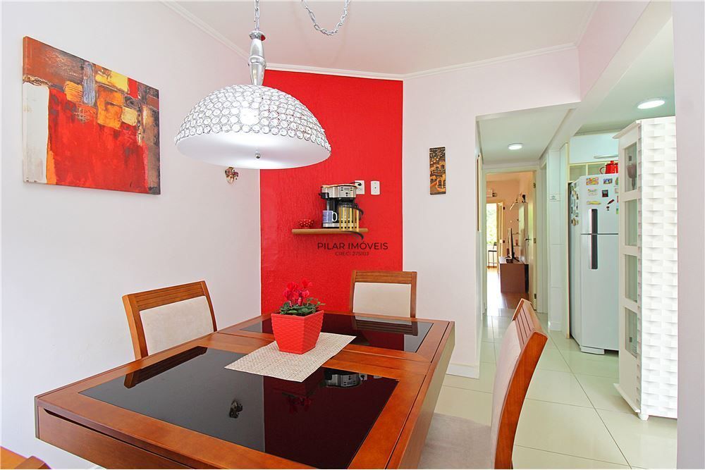 Casa 3 dormitórios no bairro Medianeira