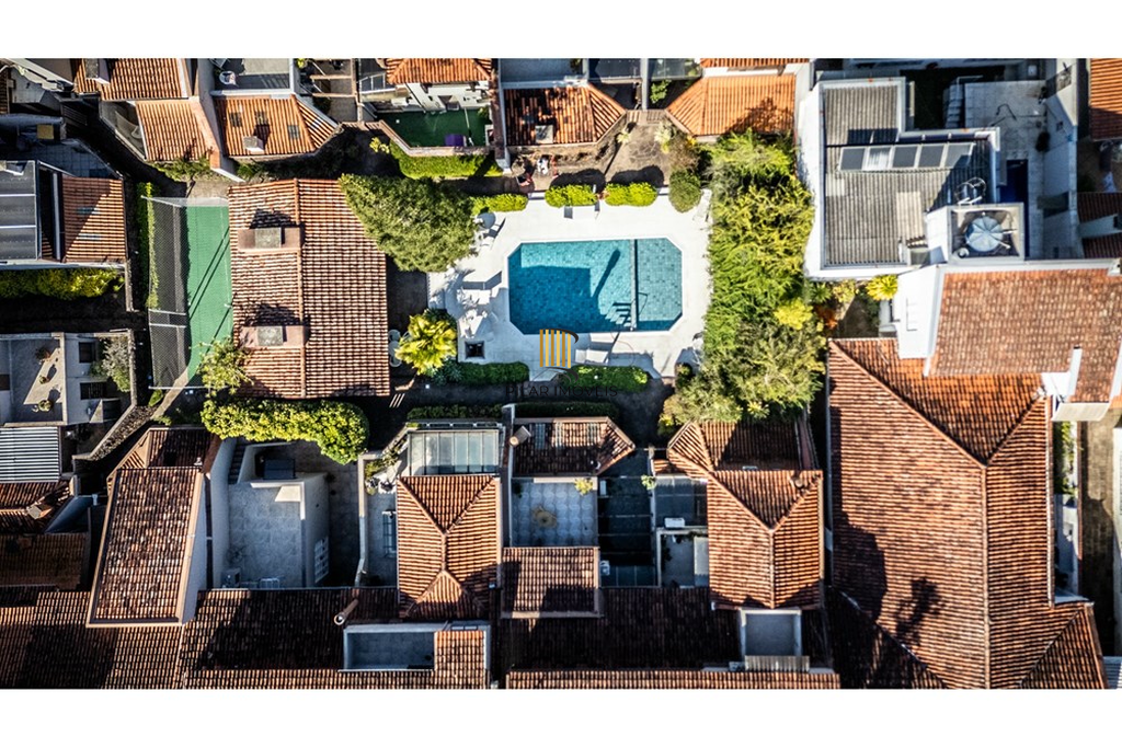 Casa de Condomínio 4 dormitórios no bairro Três Figueiras