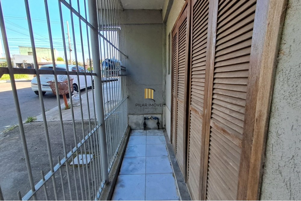 Casa 2 dormitórios no bairro Jardim Algarve