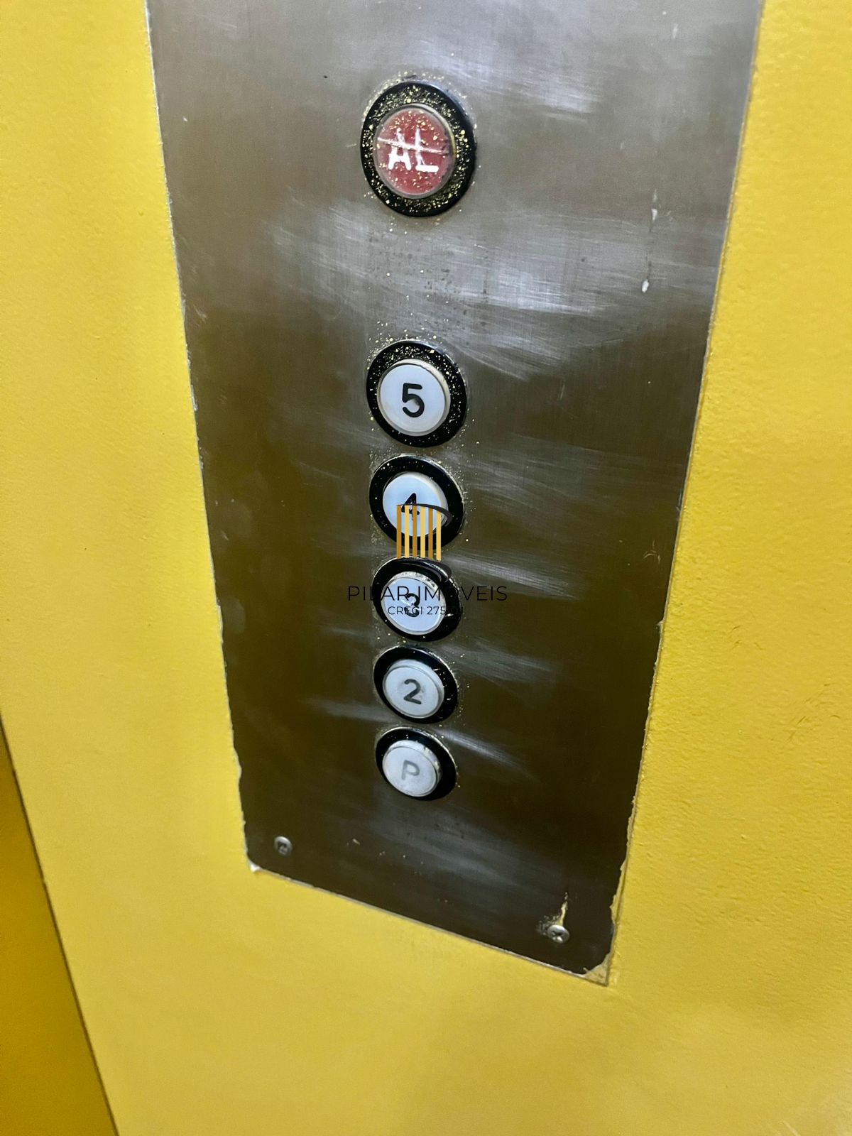 Sala comercial, Av Assis Brasil, 34 m², prédio com elevador, sala com banheiro