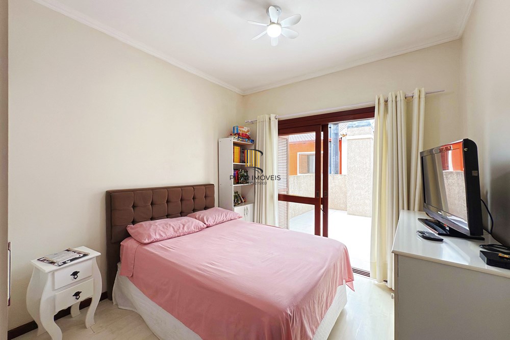 Casa de Condomínio 3 dormitórios no bairro Hípica