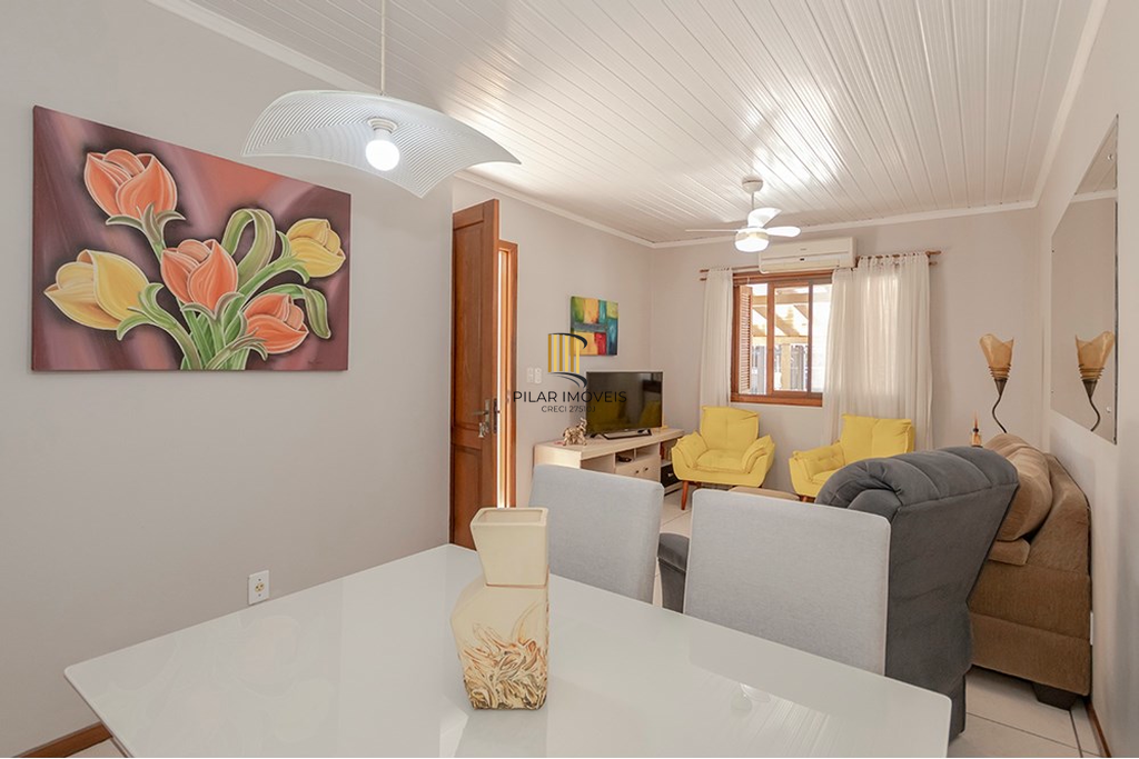 Casa 2 dormitórios no bairro Hípica