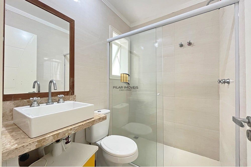 Casa 3 dormitórios no bairro Hípica