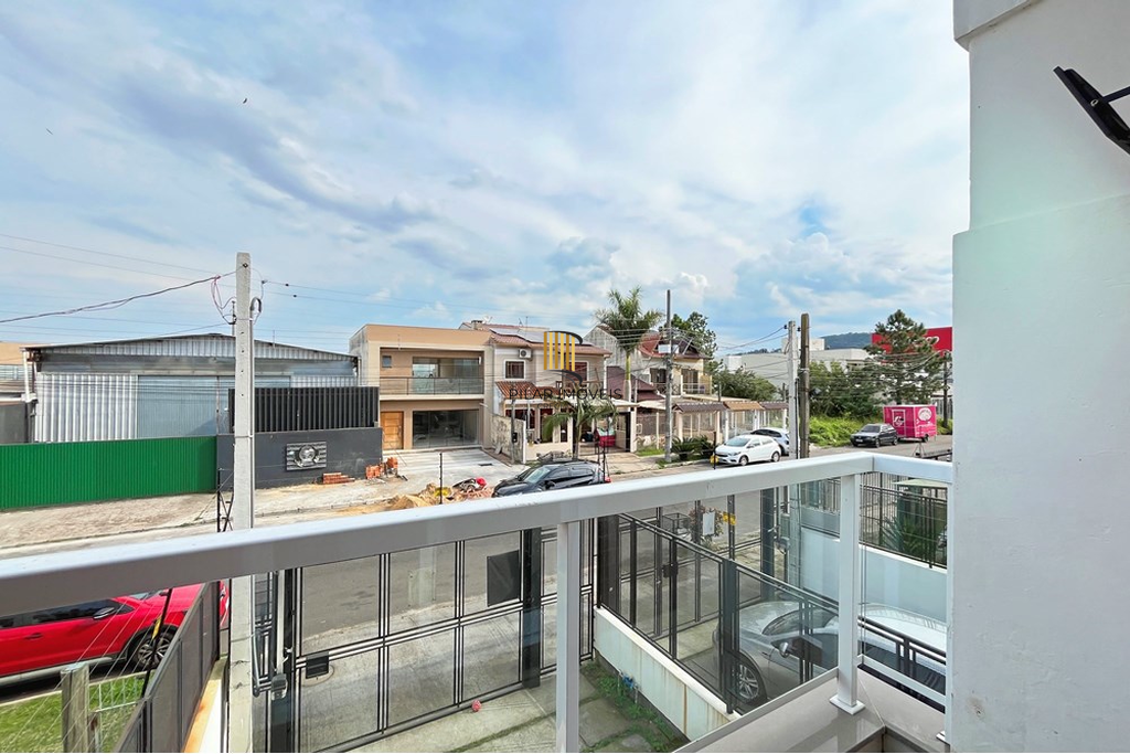 Casa 3 dormitórios no bairro Hípica