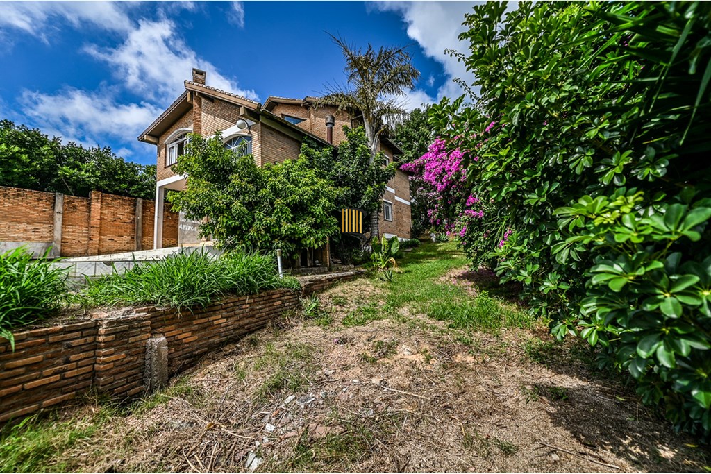 Casa 4 dormitórios no bairro Ipanema