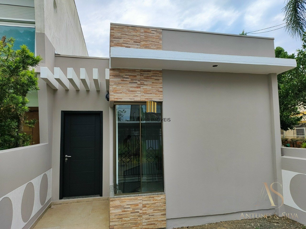 Casa 2 dormitórios no bairro Vila Monte Carlo