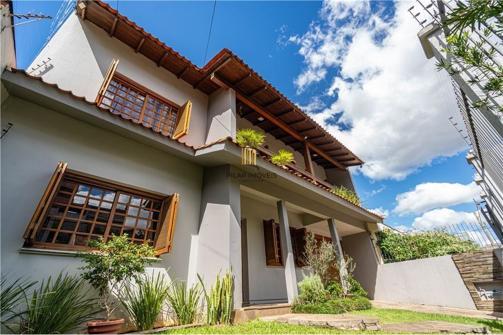 Casa 4 dormitórios no bairro Jardim Lindóia