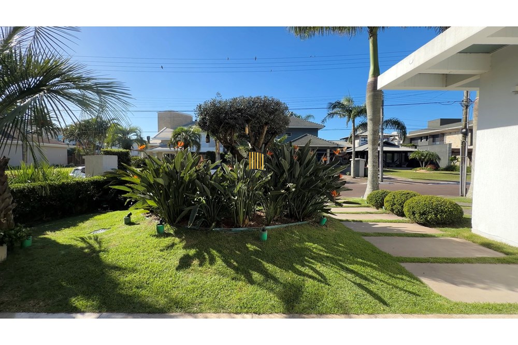 Casa de Condomínio 4 dormitórios no bairro Morada do Sol