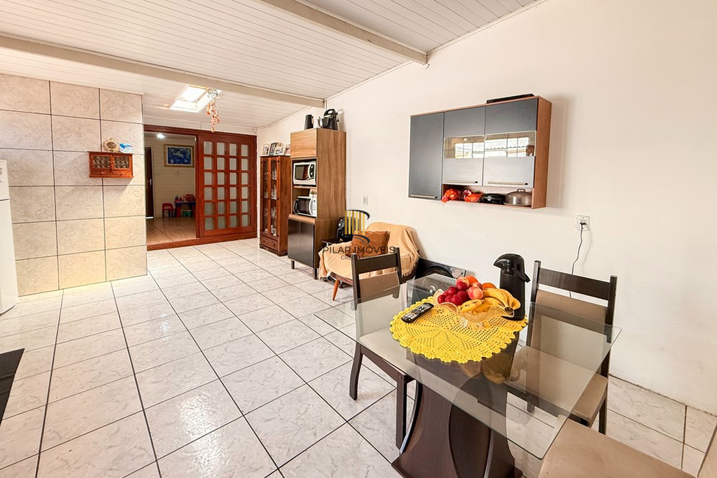 Casa 3 dormitórios no bairro Igara