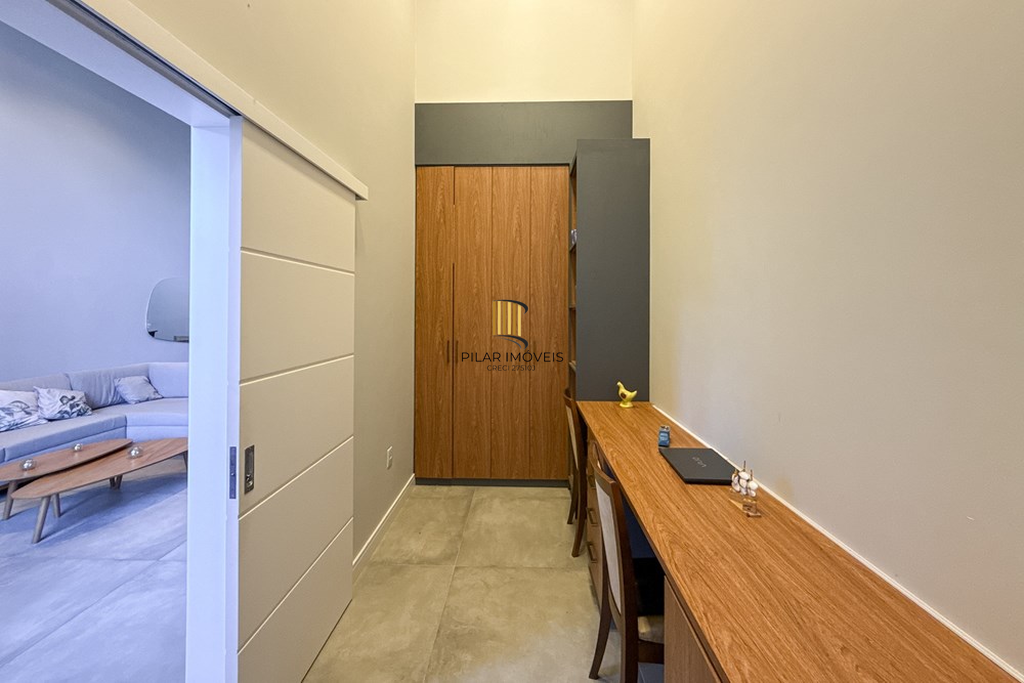 Casa 3 dormitórios no bairro Igara