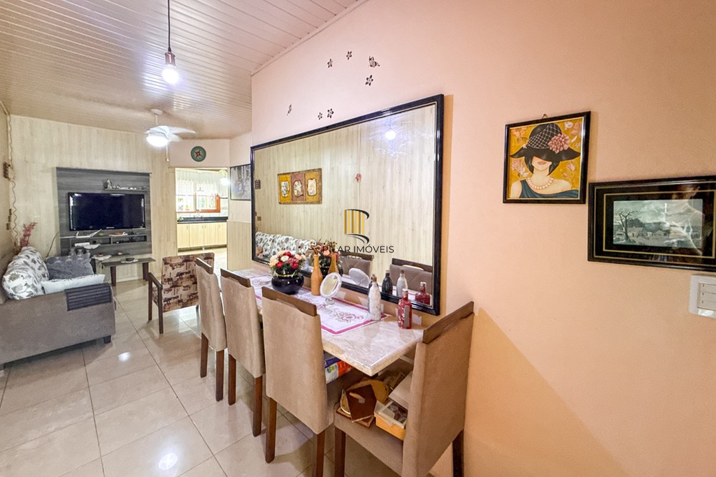 Casa 3 dormitórios no bairro Igara