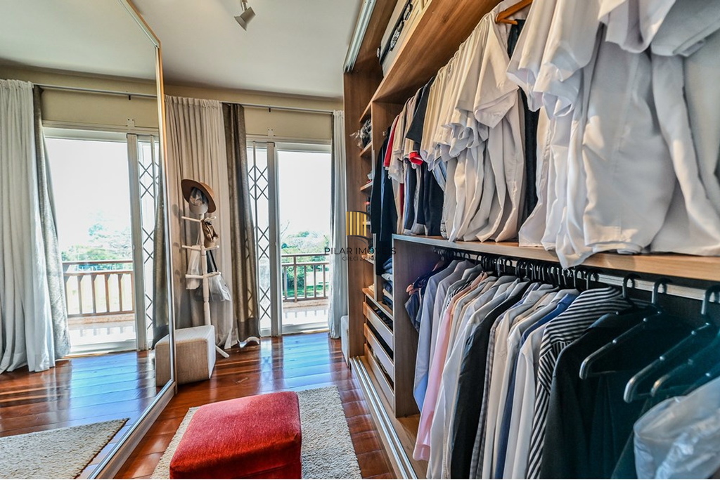 Casa 4 dormitórios no bairro Morro Santana