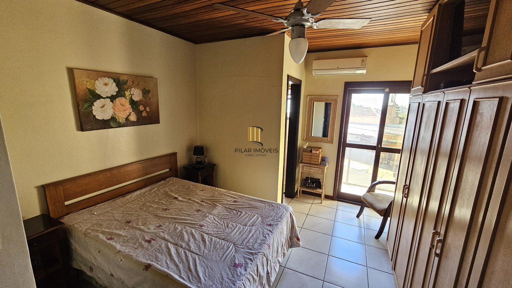 Casa 4 dormitórios no bairro Santo Antônio