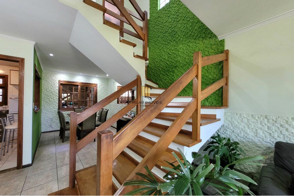 Casa 3 dormitórios no bairro Santa Isabel