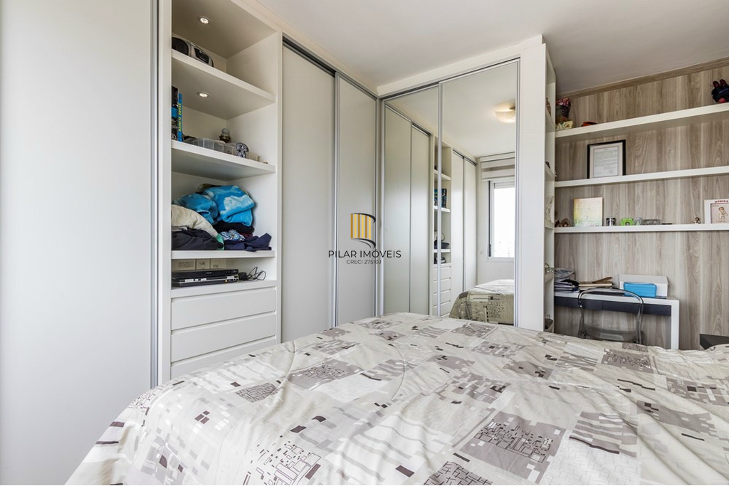 Apartamento 2 dormitórios no bairro Vila Ipiranga