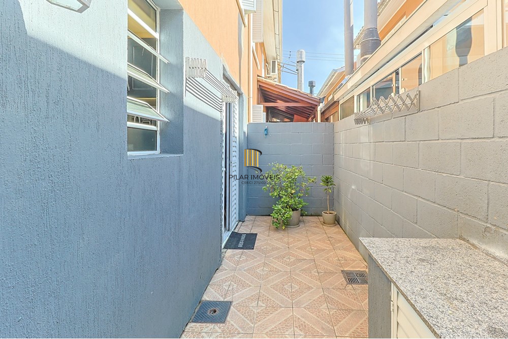 Casa de Condomínio 4 dormitórios no bairro Jardim Itu Sabará