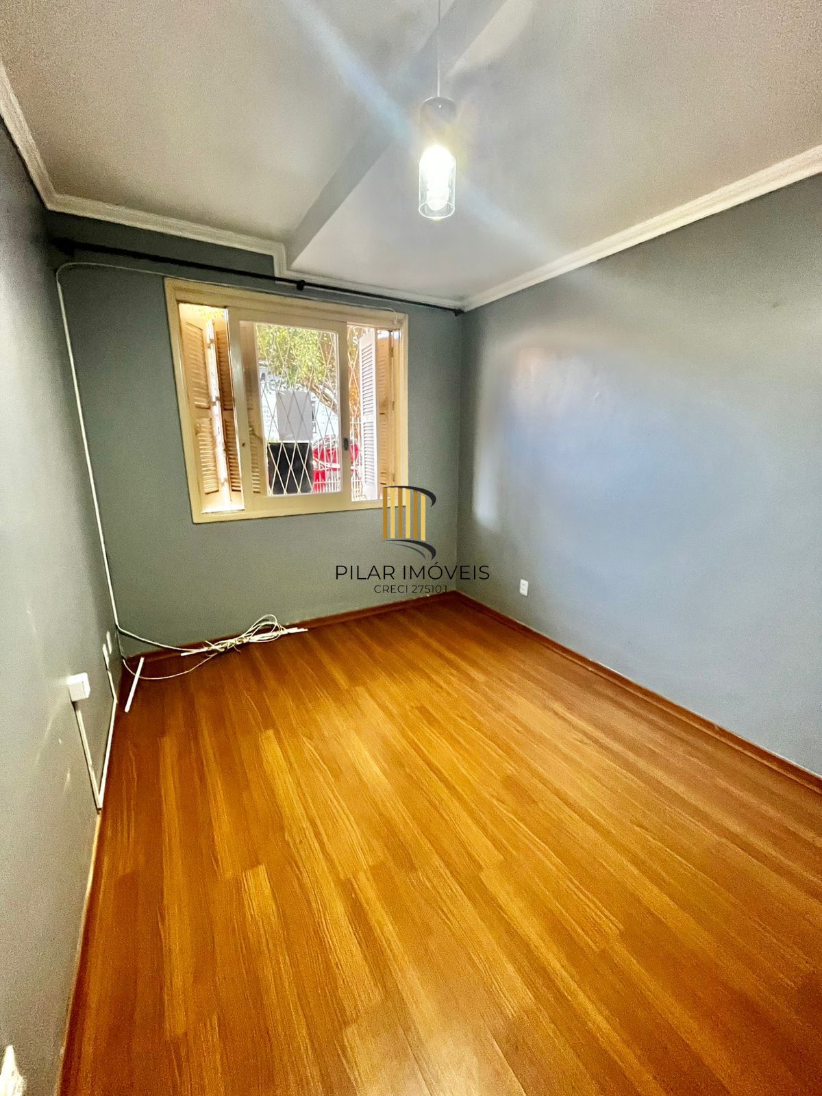 Apto térreo, 01 dorm, água quente, área fechada, 50 m², 200 m do Shopping Wallig