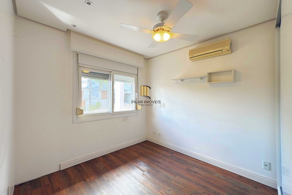 Casa 3 dormitórios no bairro Hípica