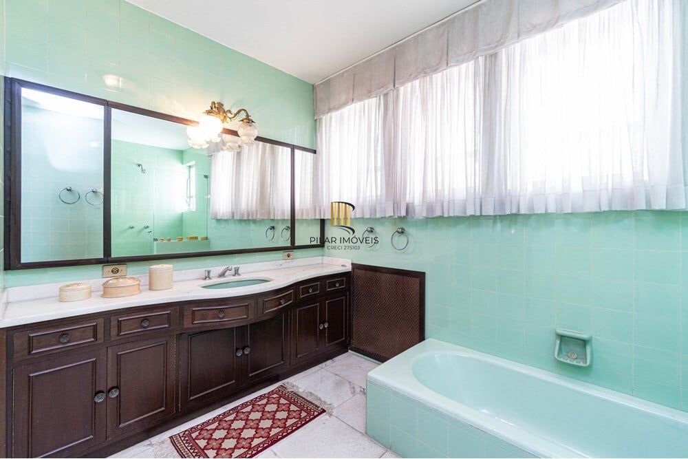 Apartamento 4 dormitórios no bairro Auxiliadora