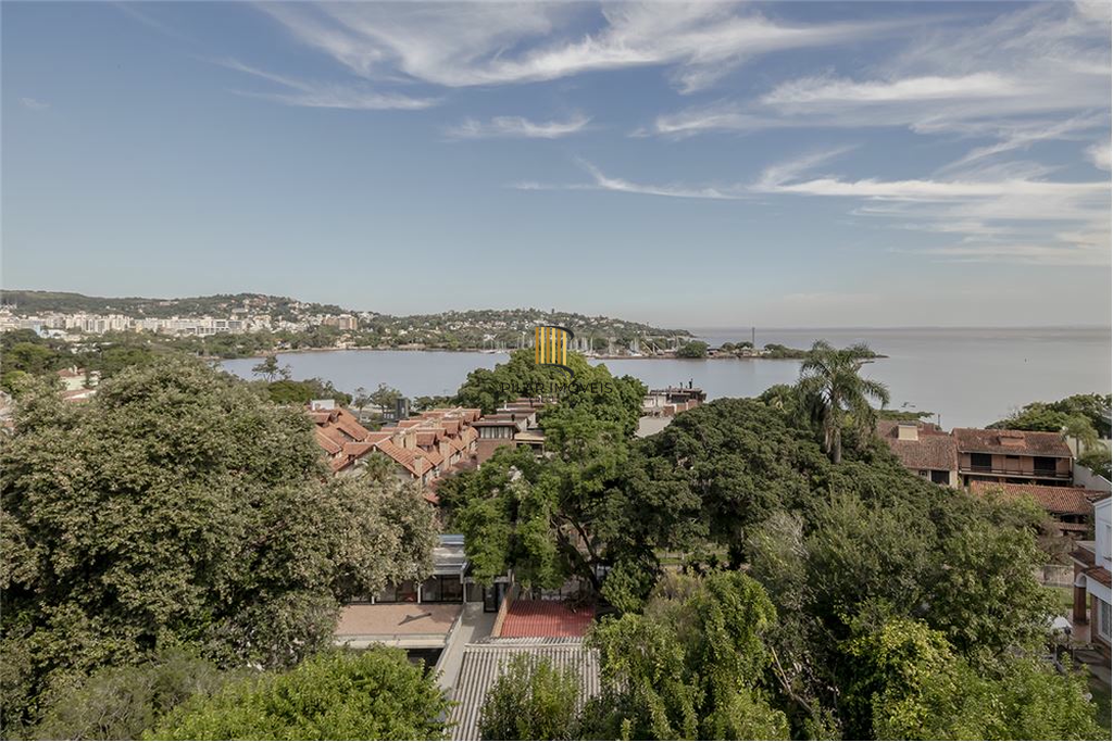 Casa 4 dormitórios no bairro Vila Assunção