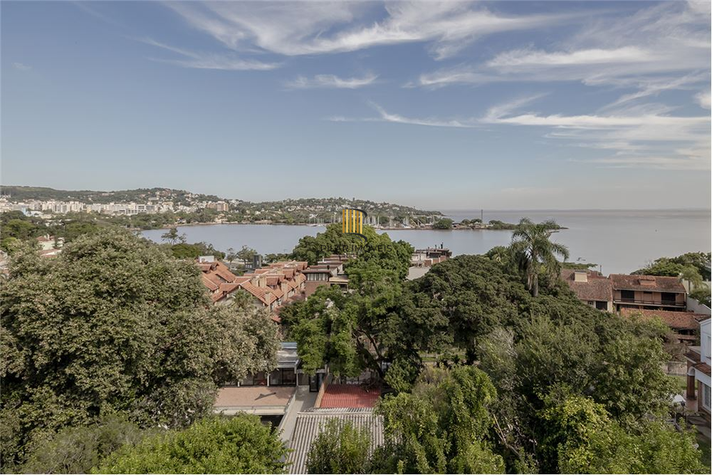 Casa 4 dormitórios no bairro Vila Assunção