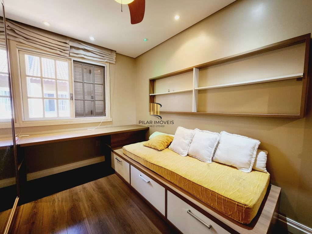 Casa 4 dormitórios no bairro Chácara das Pedras