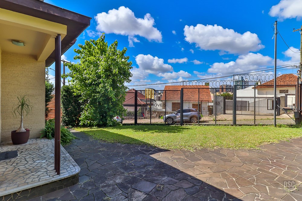 Casa 3 dormitórios no bairro Passo da Areia