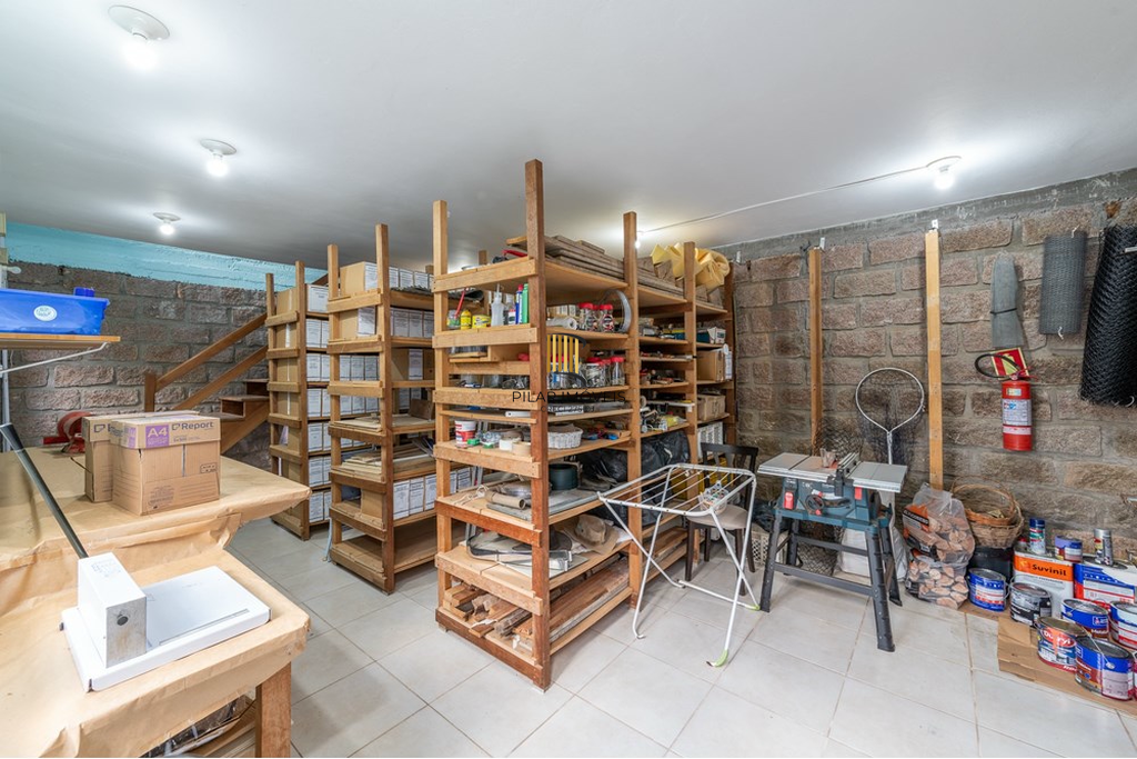 Casa 4 dormitórios no bairro Ipanema