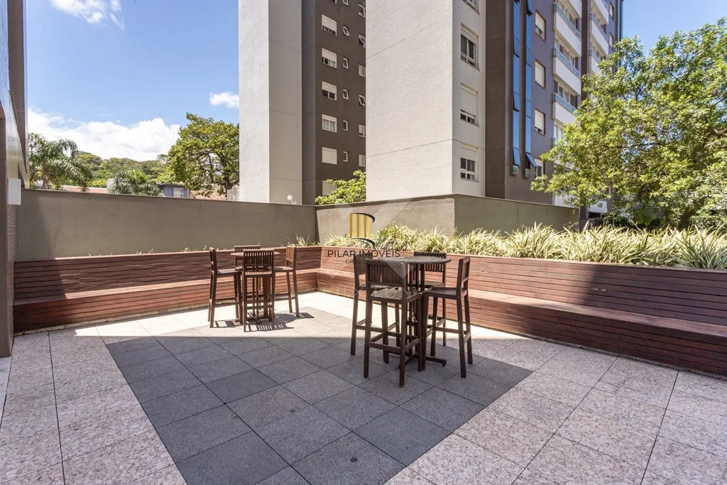 Apartamento 4 dormitórios no bairro Menino Deus