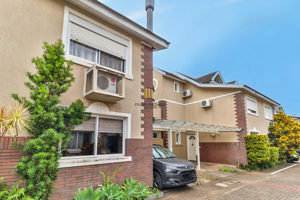 Casa de Condomínio 3 dormitórios no bairro São Sebastião