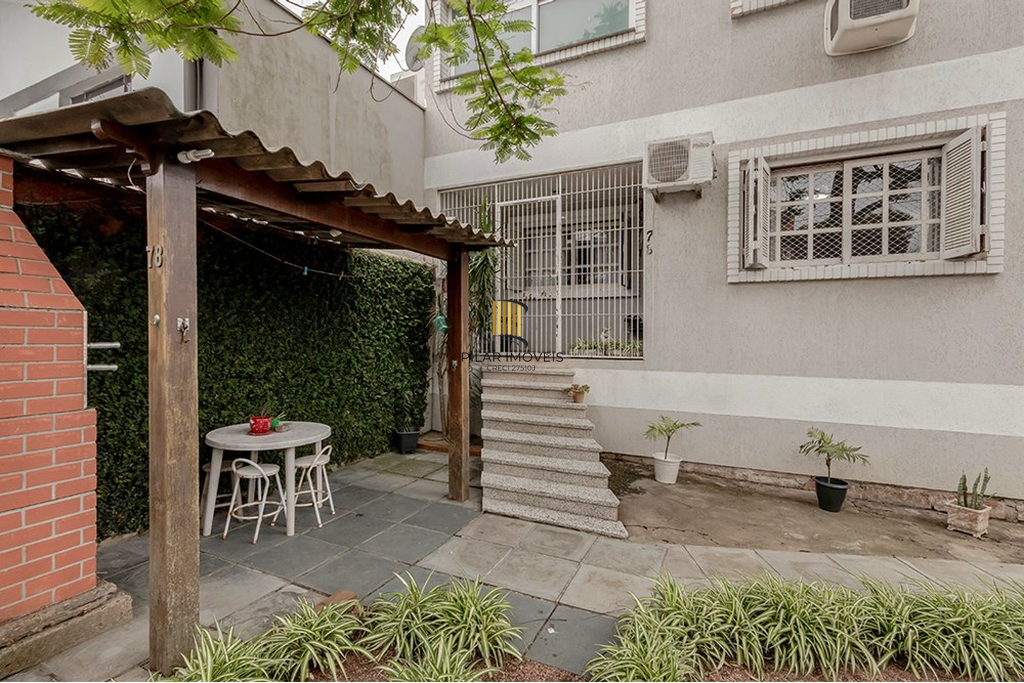 Casa 3 dormitórios no bairro Vila Jardim