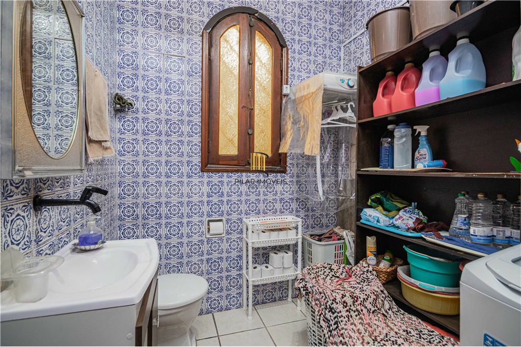 Casa 5 dormitórios no bairro Petrópolis